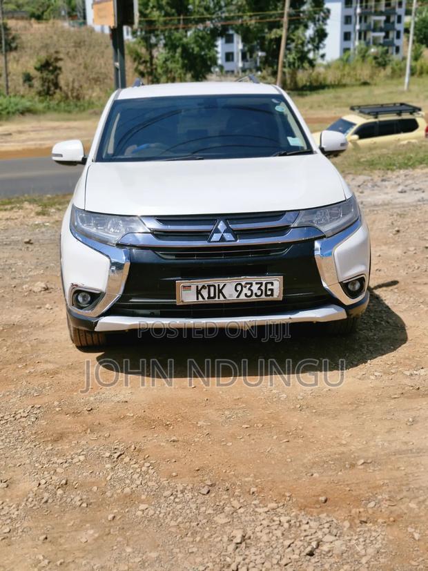 Mitsubishi Outlander 2015 White