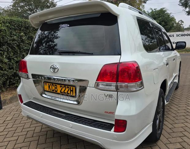 Toyota Land Cruiser 2008 White