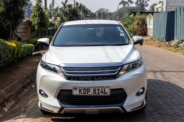 Toyota Harrier 2.0 2017 Pearl