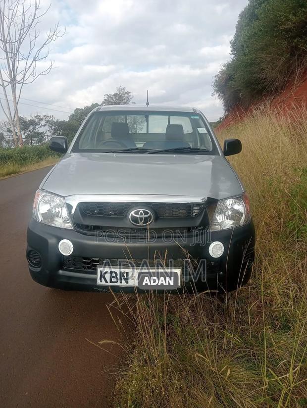 Toyota Hilux 2011 Silver