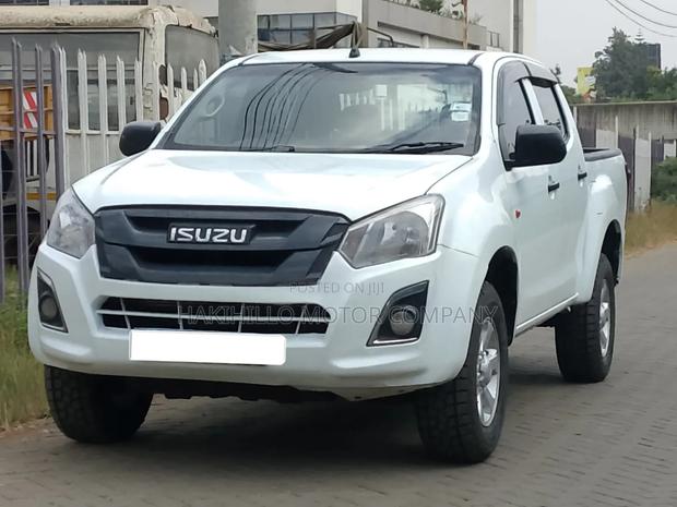 Isuzu D-MAX 2021 White