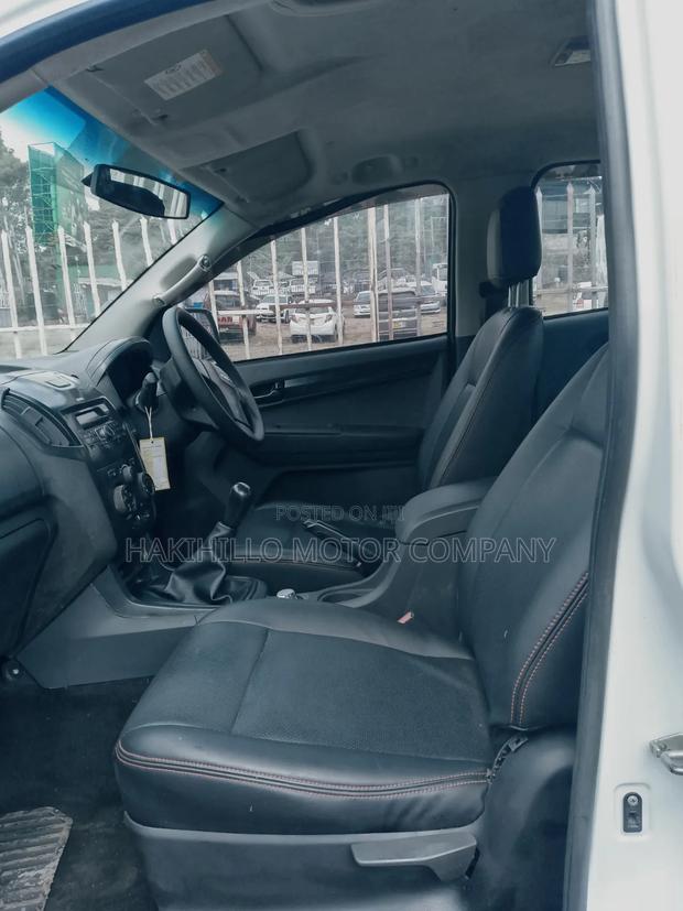 Isuzu D-MAX 2021 White