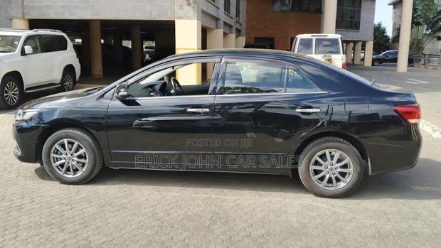 Toyota Premio 2019 Black