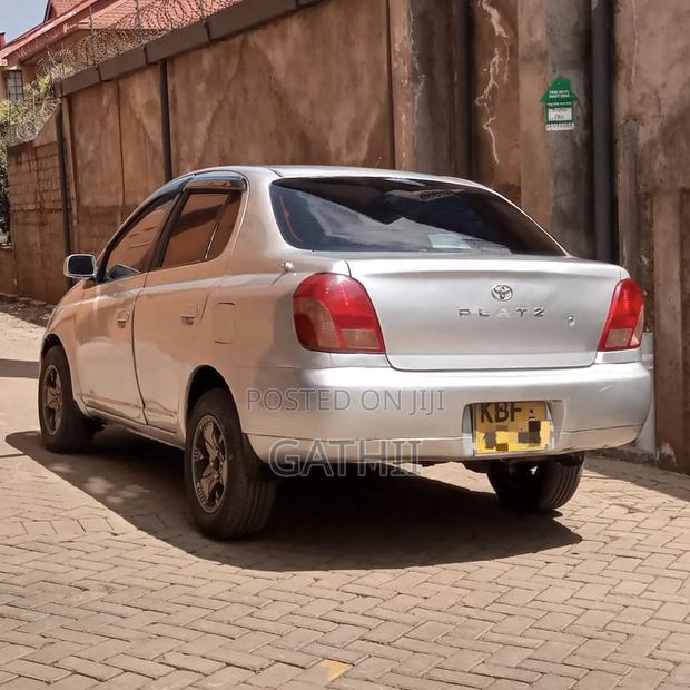 Toyota Platz 2000 Silver