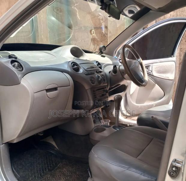 Toyota Platz 2003 Silver