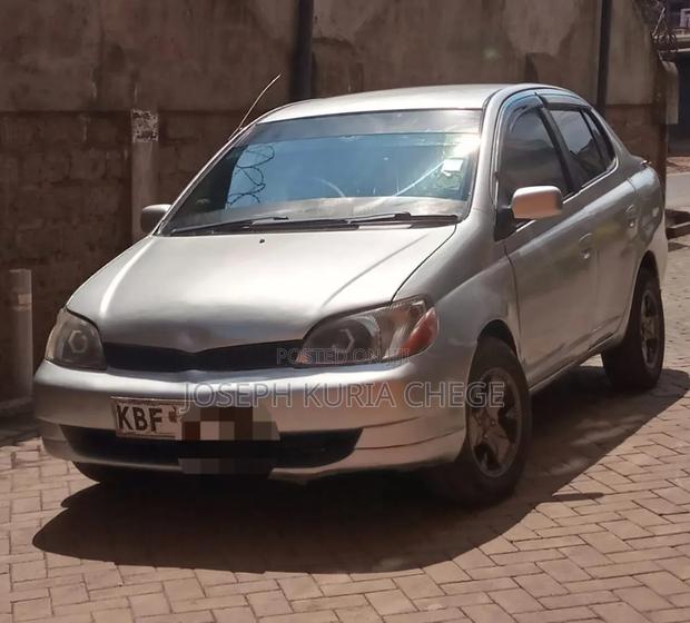 Toyota Platz 2003 Silver