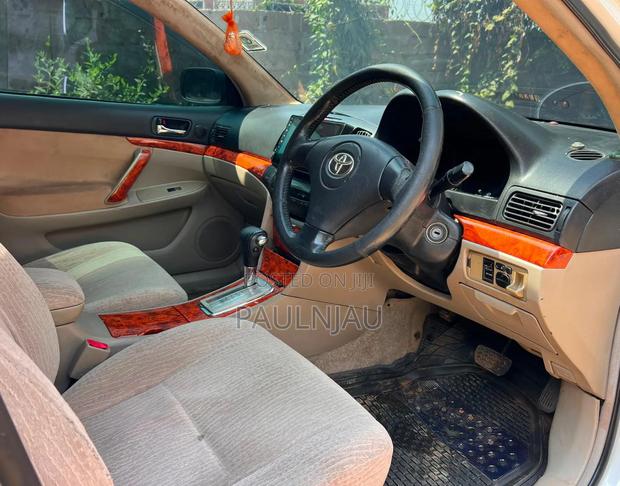 Toyota Premio 2005