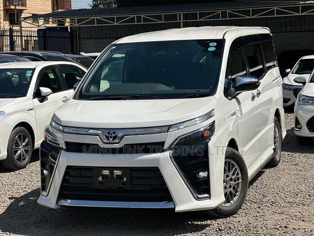 Toyota Voxy Hybrid ZS Kirameki II 2WD 7-Seater 2019 Pearl