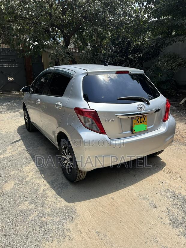 Toyota Vitz 2012 Silver