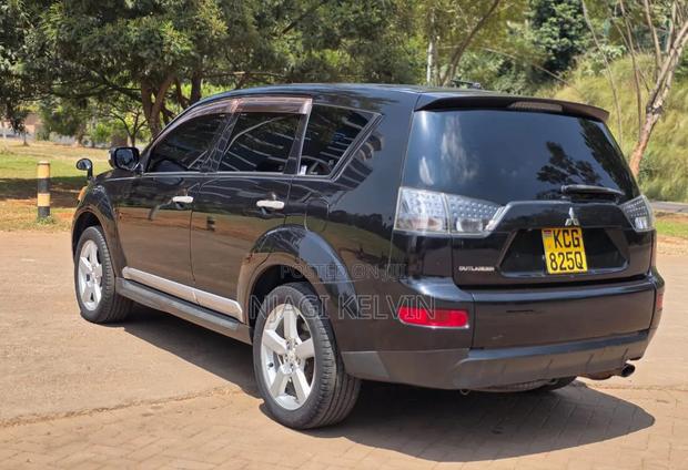 Mitsubishi Outlander 2010 Black