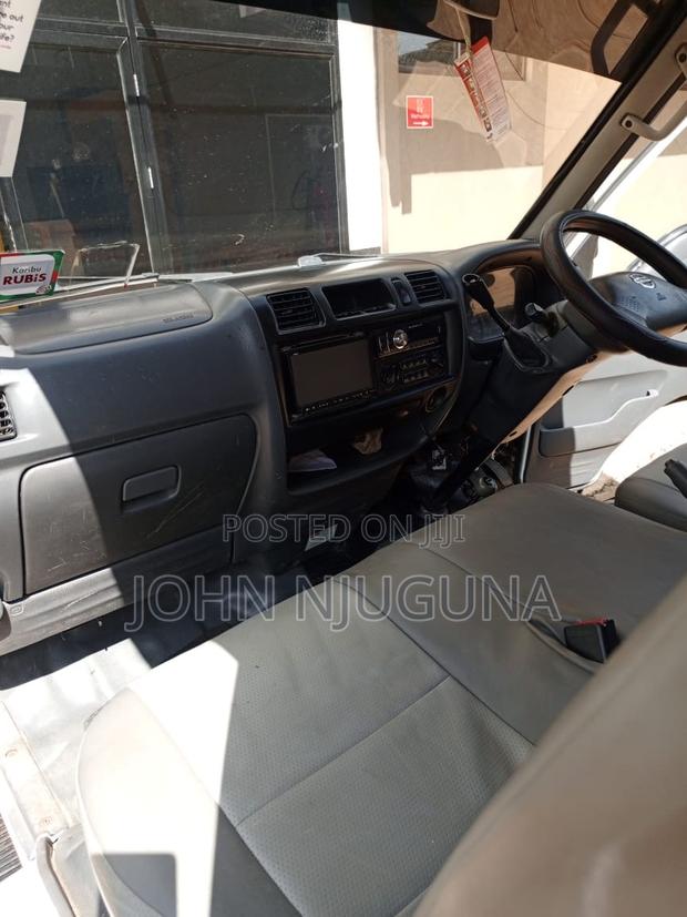 Nissan NP200 2009 Pearl