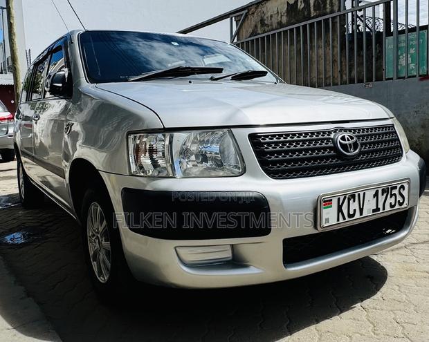 Toyota Succeed 2012 Silver