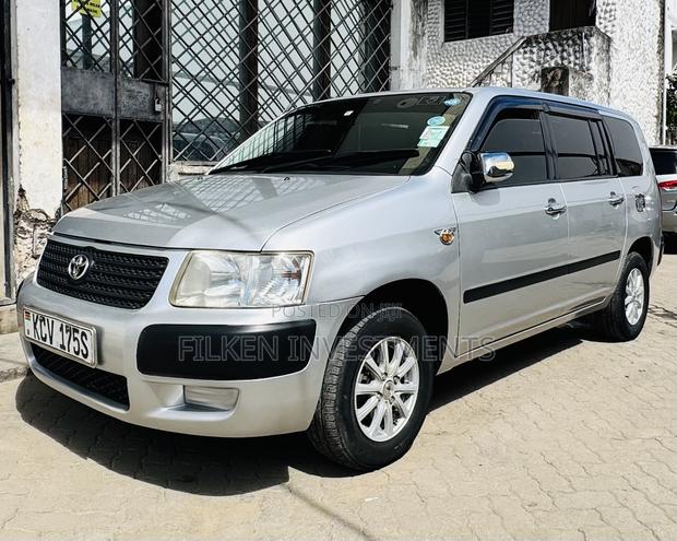 Toyota Succeed 2012 Silver
