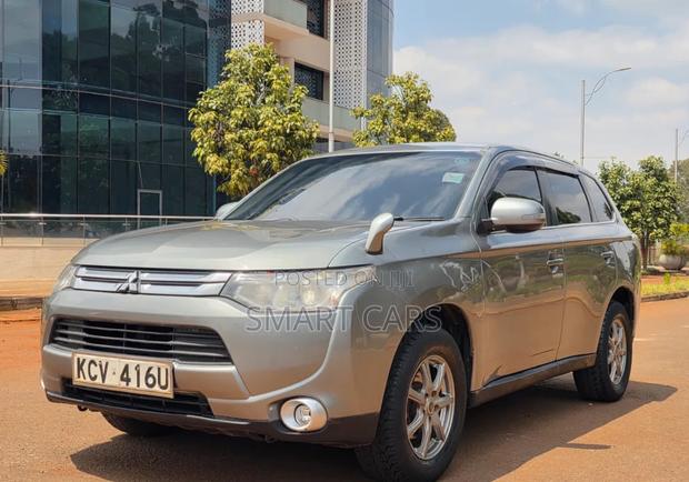 Mitsubishi Outlander 2012 Silver
