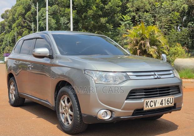 Mitsubishi Outlander 2012 Silver