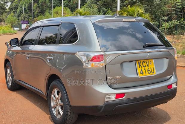 Mitsubishi Outlander 2012 Silver