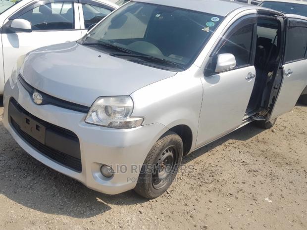 2012 Toyota Sienta Silver for Sale: Perfect for Small Families