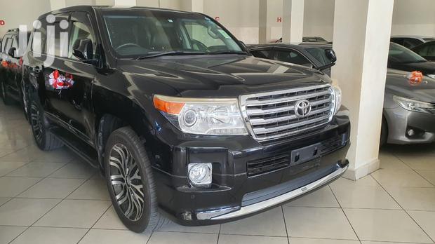 2012 Toyota Land Cruiser Black: High-End SUV for Sale