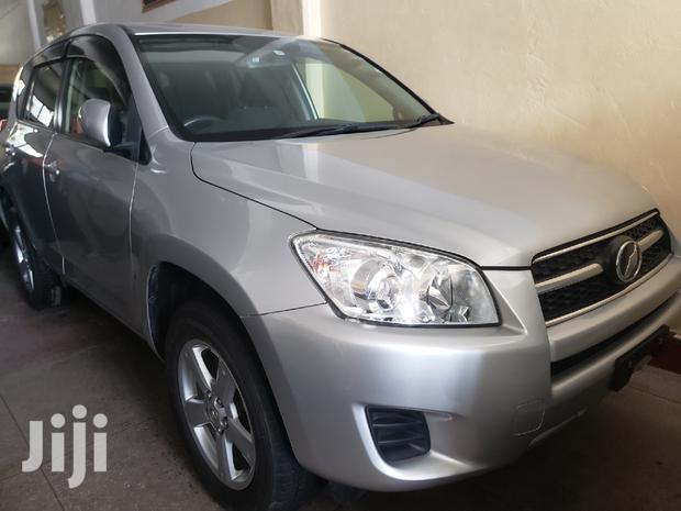 2014 Silver Toyota RAV4: Perfect for Daily Commute and Adventures