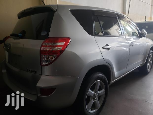 2014 Silver Toyota RAV4: Perfect for Daily Commute and Adventures
