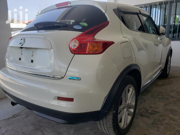 2015 Nissan Juke - White Compact SUV with Excellent Performance