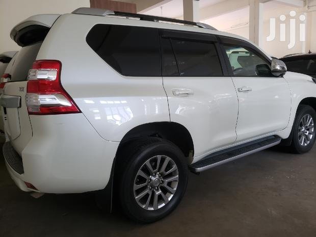 White Toyota Land Cruiser Prado 2016: Ultimate SUV Experience