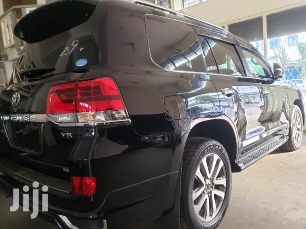 2017 Toyota Land Cruiser Prado Black - Premium Quality SUV for Everyday Use