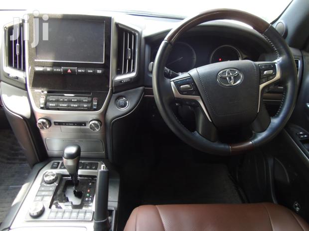 2016 White Toyota Land Cruiser - Unmatched Capability