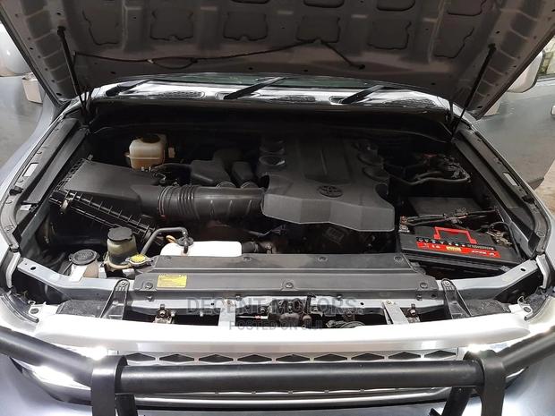 Gray 2015 Toyota FJ Cruiser - Used Off-Road SUV for Adventure Seekers