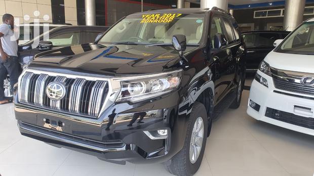 2017 Toyota Land Cruiser Prado: Sophisticated SUV for Adventurous Lifestyles