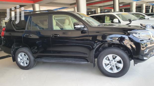 2017 Toyota Land Cruiser Prado: Sophisticated SUV for Adventurous Lifestyles