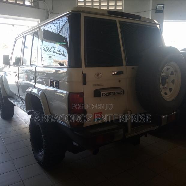Toyota Land Cruiser 2014 4.0 V6 GL White