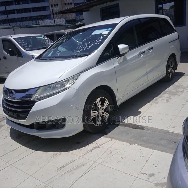 Honda Odyssey 2.4 G 2WD (8 Seater) 2015 White