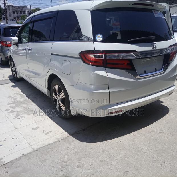 Honda Odyssey 2.4 G 2WD (8 Seater) 2015 White
