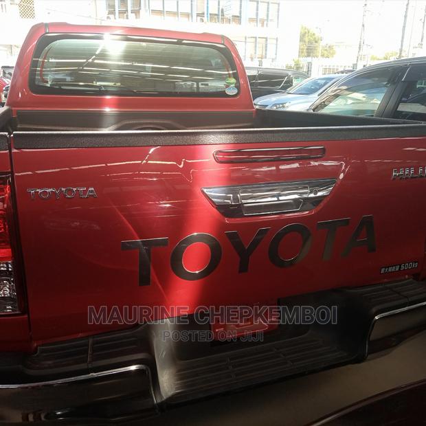 Toyota Hilux 2016 Red