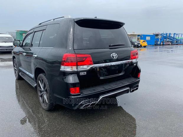 2019 Toyota Land Cruiser Black - Certified Pre-Owned