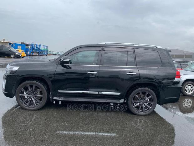 2019 Toyota Land Cruiser Black - Certified Pre-Owned