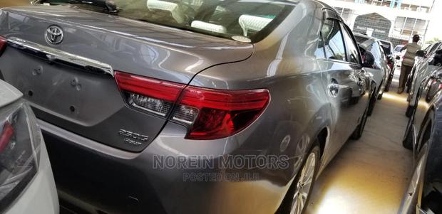 2015 Toyota Mark X Gray - High-Performance Luxury Sedan