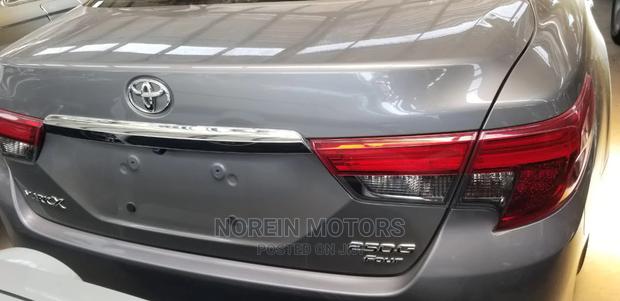 2015 Toyota Mark X Gray - High-Performance Luxury Sedan