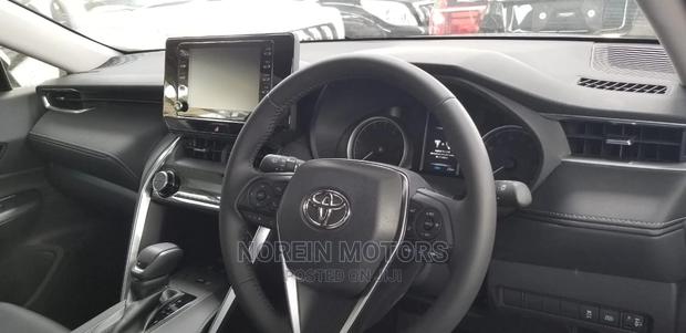 2020 Toyota Harrier White: Spacious & Stylish SUV