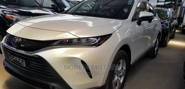 2020 Toyota Harrier White: Spacious & Stylish SUV