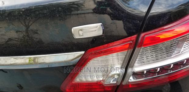 Black 2014 Toyota Premio: Modern Sedan for the Modern Driver