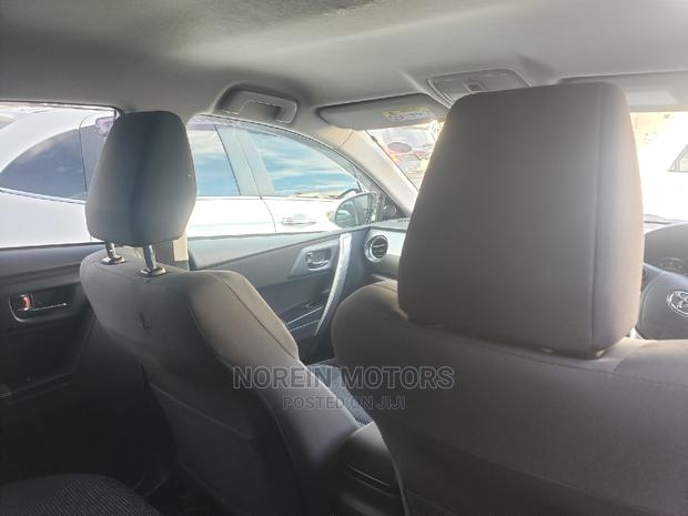White 2015 Toyota Auris: Affordable Luxury & Comfort
