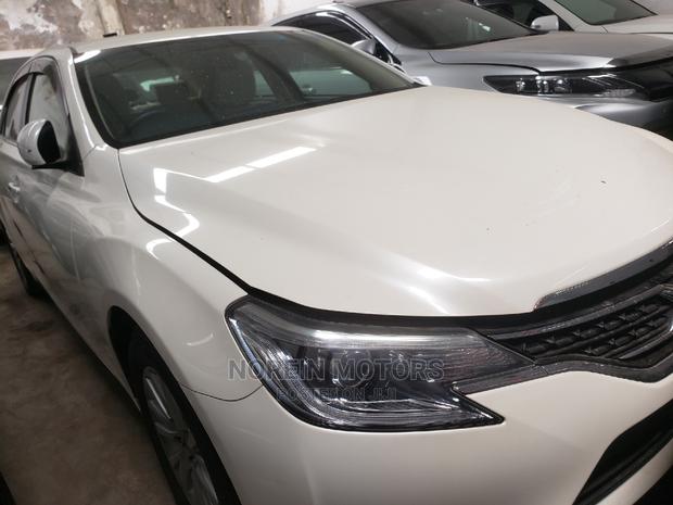 White Toyota Mark X 2015 - Powerful Performance