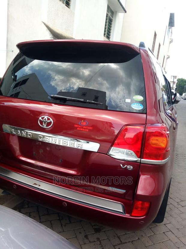 2014 Toyota Land Cruiser Prado in Red - Used Car Advert