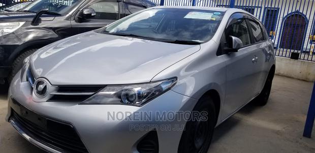 2015 Toyota Auris Silver: Economy and Elegance