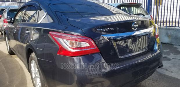 2014 Nissan Teana: High-Quality, Luxury Sedan