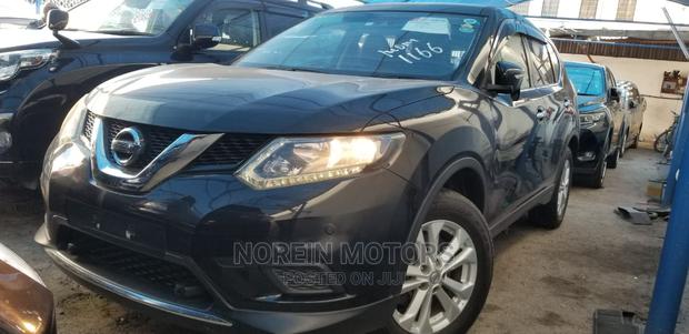 Used 2014 Nissan X-Trail in Gray Condition