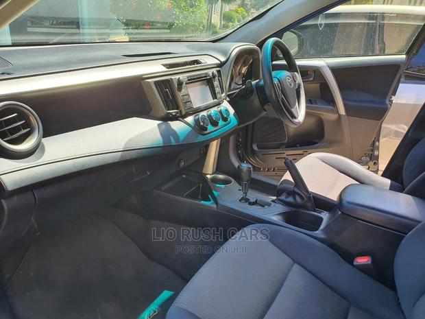 2015 Toyota RAV4 Black - Spacious and Comfortable