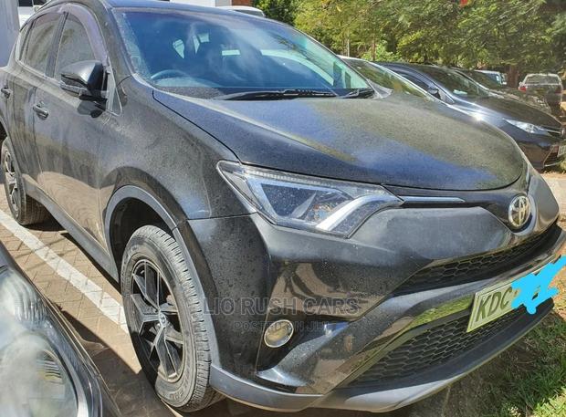 2015 Toyota RAV4 Black - Spacious and Comfortable